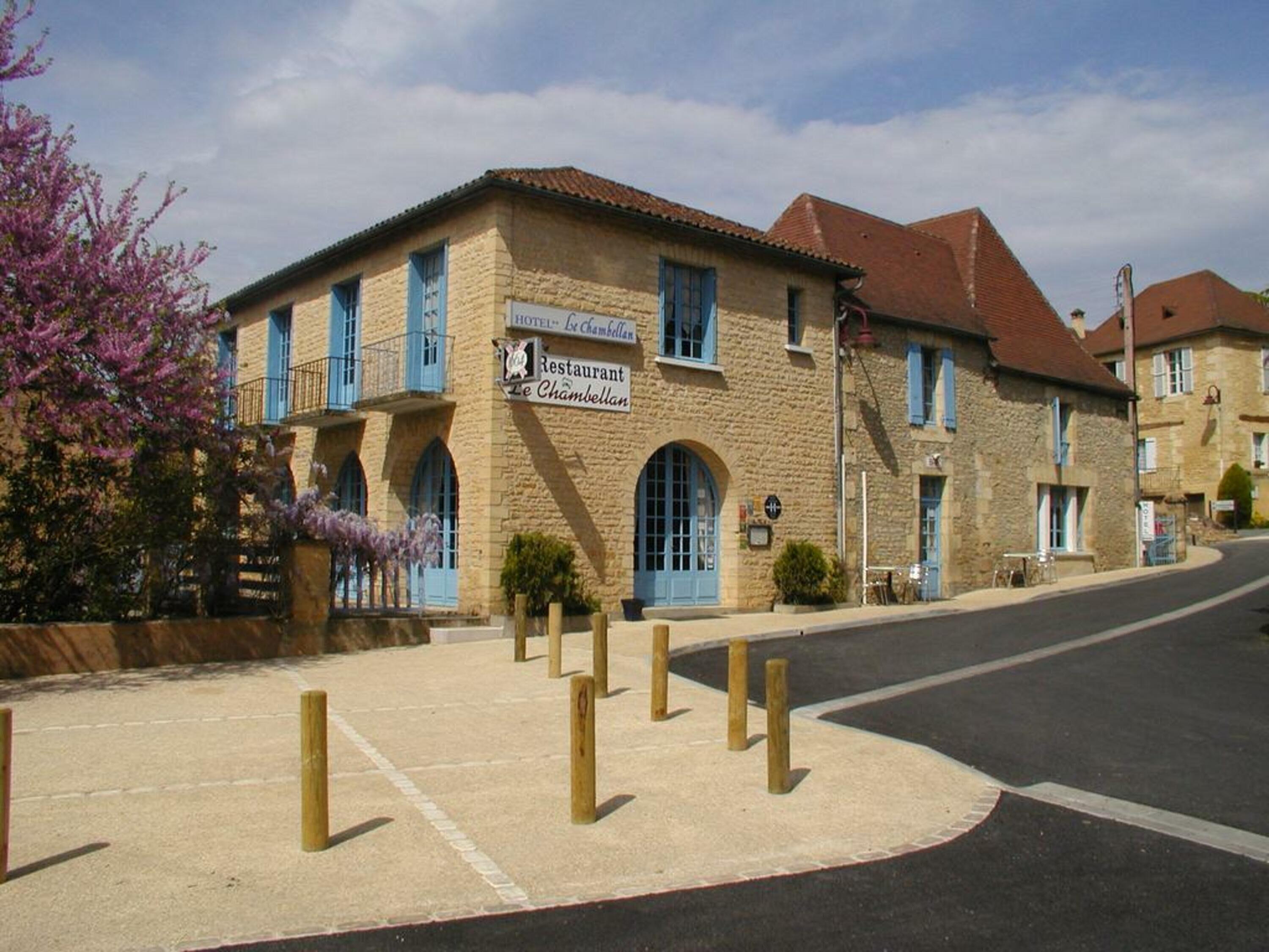 Séjourner en Périgord Noir : 4 Hôtels Budget Comparés